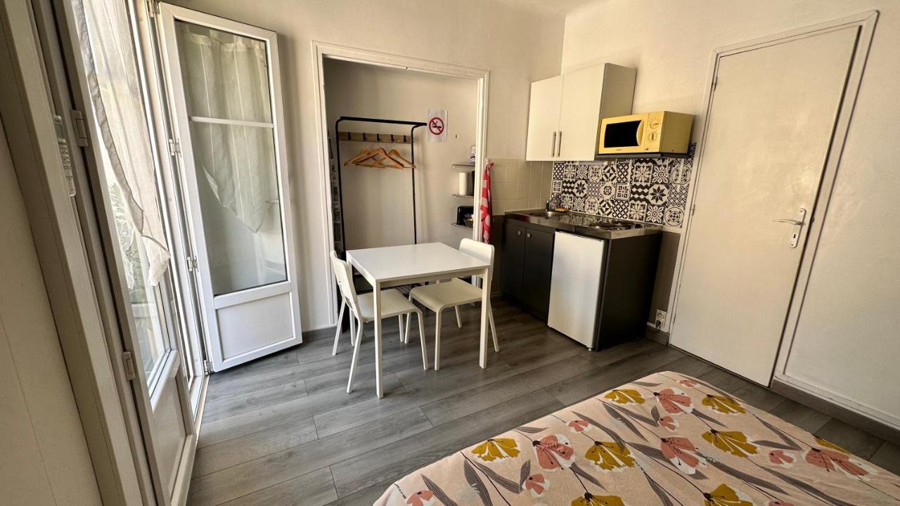 Studios climatisés proche mer Niza Exterior foto